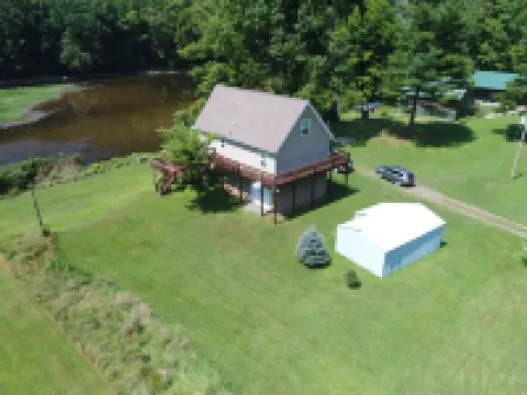 River Watch- Riverfront House on the Cheat River WaterTrail Hotels in Preston County