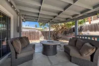 Roost n’ Relax - A/C, near the Beach, firepit 출라비스타 호텔