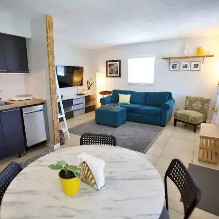 Beach Getaway - Upstairs