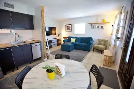 Beach Getaway - Upstairs