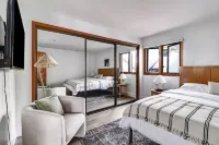 New Oceanfront Villa in Hamilton Cove. Golf Cart, Terrace + Easy Access