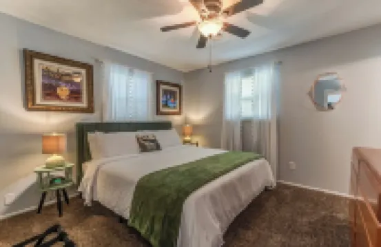 WanderLust Mid-Mod House 3Br/2Ba/2Ga Near I27/I40