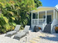 Tropical Cottage with a Million Dollar View- Your Own Private House