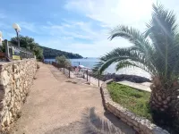 Two houses with sea view Hotels in Utjeha