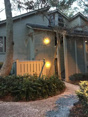 Pristine 1st Floor Villa in Gated Palmetto Dunes + Steps to Pool + Beach Hotel in zona Shipyard Beach Access