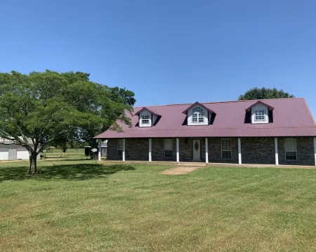 Rodeo Ranch 55 Acres, 3 Bdr, Pool, Parking, Located Close to Casino Hotels in Durant