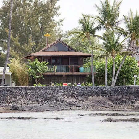 Hawaii Oceanfront 1-bedroom Cottage