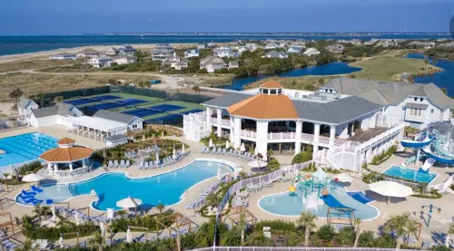 Quaint Bald Head Island Cottage close to East Beach with access to BHI Club