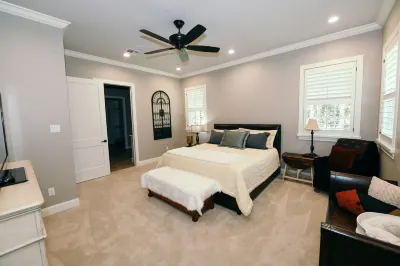 Remodeled Aggieland Historic Home/Gameday Retreat Hotels near Rock Prairie Crossing