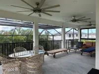 Luxe Pool-Side 6-Bed Villa in Naples Minutes to Vanderbilt Beach and Mercato!