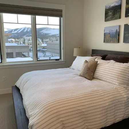 Stunning BRAND NEW Luxury condo in heart of downtown WP on the top floor