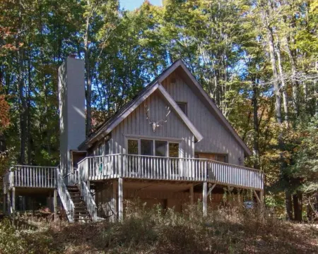 NEW! Cozy 3-bedroom 2-bath, 175 ft on Betsie River, 1 mile to Crystal Mountain