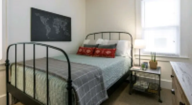 Mid-Century Modern Home in Downtown Royal Oak! 羅亞爾奧克酒店