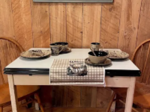 Cozy Cabin, private, romantic, wood stove, WiFi, mountains, NC マクドウェルのホテル