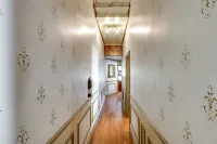VICTORIAN PARADISE WITH INTELLIBED BED IN DOWNTOWN CAMPBELL