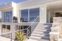 Villa Monti - Stylish, modern vacation home with breathtaking 180° sea views Hoteles en Carovigno