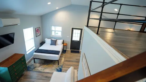 Modern Tiny Home Near River, Lake & Pickleball Courts