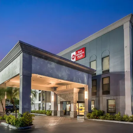 Best Western Plus Universal Inn Отели рядом с достопримечательностью «Парк развлечений Universal Studios в Орландо»