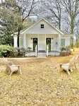 Cozy 2/1 Duplex 10 minutes from ATL Airport- Unit B