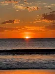 Golden Sunset Enjoy the beautiful scenery of Glenelg North