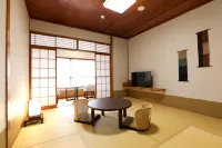 Yutagawa Onsen Ancient Cypress Private Bath Masuya Ryokan - 3-Star