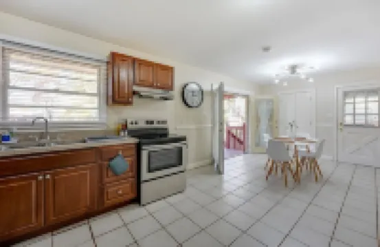Atl Luxury Home+Guest House 1mi from the Battery