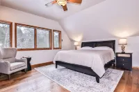 Sleeps 22! PRIVATE Secluded Beach Lake Home on Eagle River Chain of Lakes!
