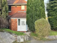 Cosy 3-bed Retreat - Garden, Parking & Bbq Hotels in 