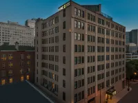 Home2 Suites by Hilton Atlanta Downtown Отели рядом с достопримечательностью «Капитолий штата Джорджия»
