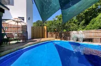 Changwon Hostel Black Pearl Pension - مسبح