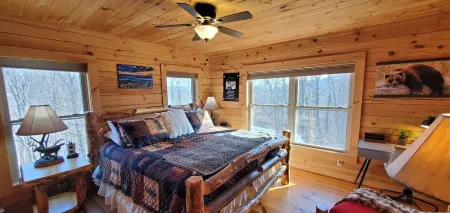 Private Stunning Mtn Views Wifi 6 Acres Jetted Tub 15 Min-Lake James EV Charger