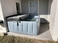 Wake up to river views:dreamy 4 bedrooms escape by the city beach in Dunnellon.