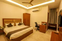 GOLDEN TREE HOTEL