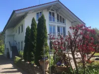 Chiemgau loft between mountain experience and lake magic - balcony and garden