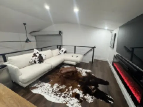 Charming barn in adorable North Fort Myers with AC, WiFi Hotels in North Fort Myers