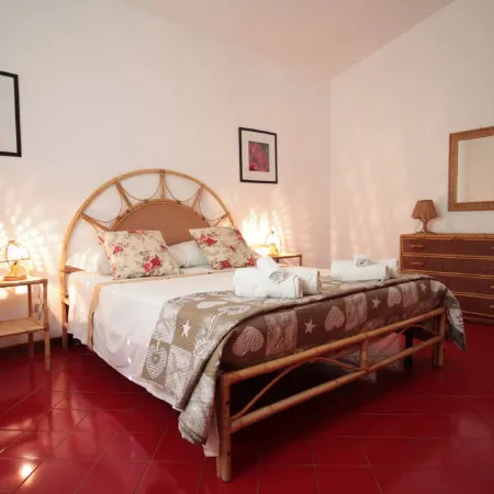 VILLA CALABERNARDO APARTAMENT RED 6 BEDS / 50 METERS FROM THE SEA