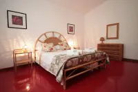 VILLA CALABERNARDO APARTAMENT RED 6 BEDS / 50 METERS FROM THE SEA
