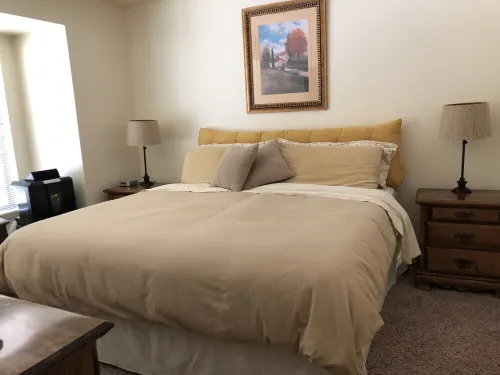 Walk to Hidden Valley’s Main Lodge - BRAND NEW KITCHEN with heated floor!!