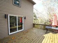 5 Star Coastal Farmhouse- Dog Friendly- 3Br in Westerly! Minutes to Beach & Town Hotels in Westerly