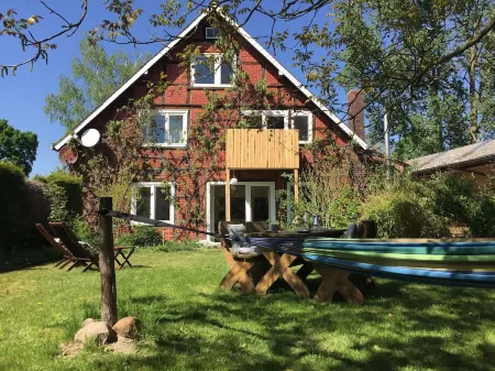 Natural ∙ idyllic ∙ at ground level on 82 m² - private garden - two wood-burning stoves