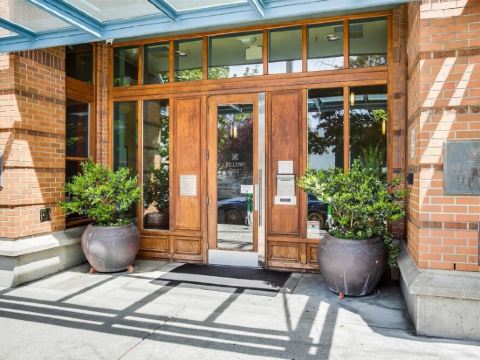 Seattle’s Downtown Gem- w/View, Free Parking, Gym & Pool - Sleeps 6