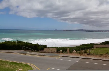 Southern Sands' Beachfront Apartment