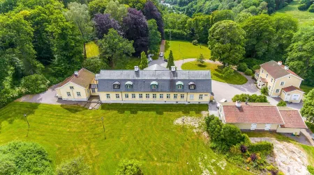 Munkedals Herrgård Отели в г. Munkedal