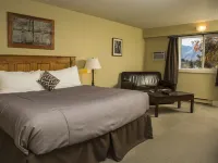 Red Tree Lodge Hotels in Fernie