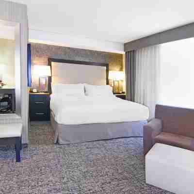 Holiday Inn Express & Suites Calgary Rooms