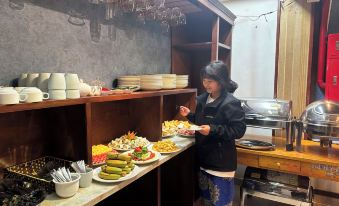 Saparis Station Hostel & Travel