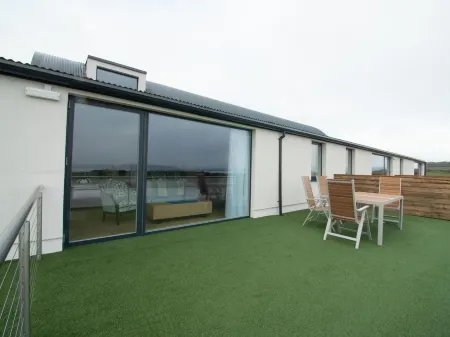 Luxury Villa Six Suites Private Path to Sea