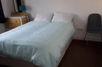 Homely 4-Bed House in Manchester Hotels in Sale