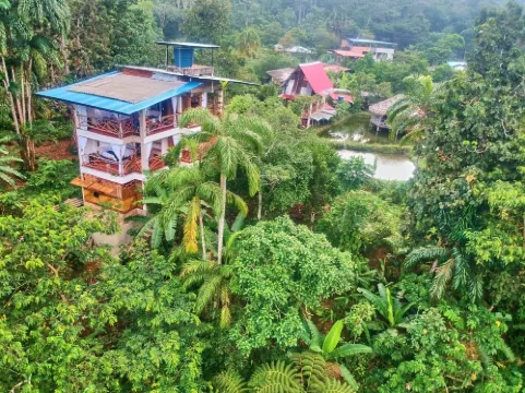 ARIANTIY HOSTAL = ARIANTIY 旅館 莫科阿酒店