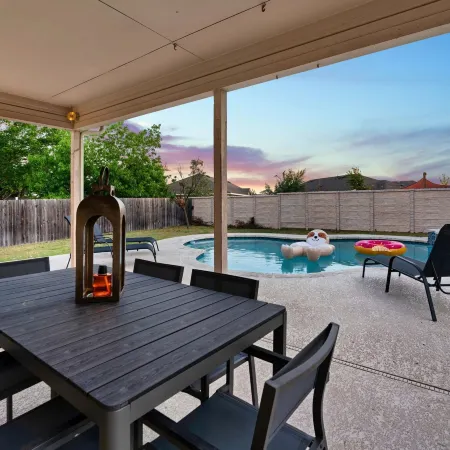 The MAD Hatter - Heated Pool Gameroom & More